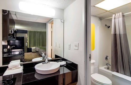 LaGrange Hotel | Studio 6 Extended Stay - Lagrange, GA