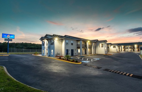 Conestee Hotel | Studio 6 Greenville, SC - I-85 Near Downtown
