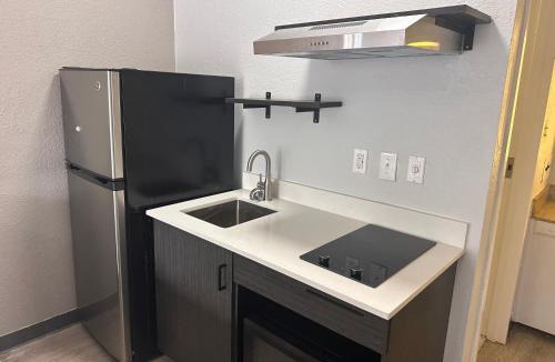 Jacksonville Hotel | Studio 6 Suites Jacksonville, NC - Camp LeJeune