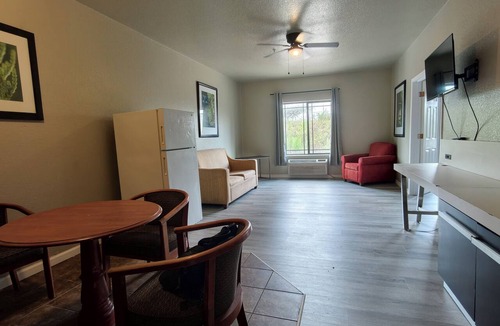 Harker Heights Hotel | Studio 7 By Capital O Killeen I-14