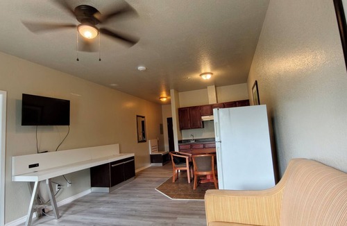 Harker Heights Hotel | Studio 7 By Capital O Killeen I-14