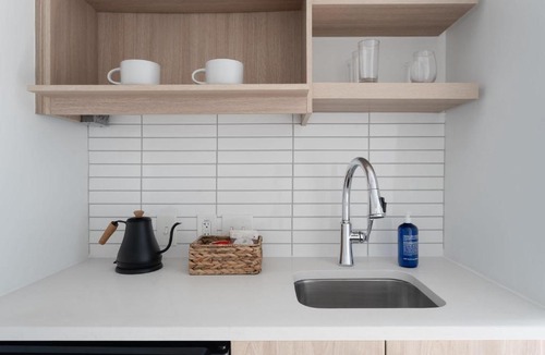 East Cesar Chavez Hotel | Studio Haus East 6th Austin By Kasa