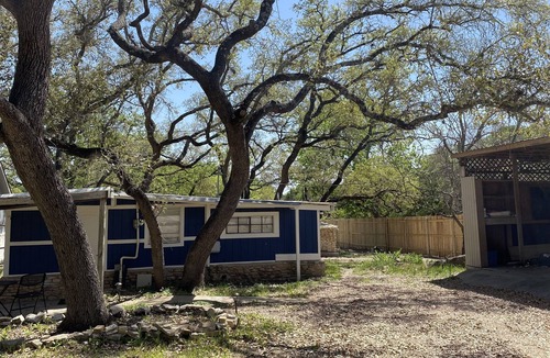 Leander House | Studio near Lake Travis | Free On-Site Boat Parking