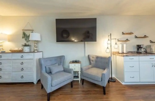 Lake Lure Villa | Studio Villa in Lake Lure with Rumbling Bald Resort Amenities