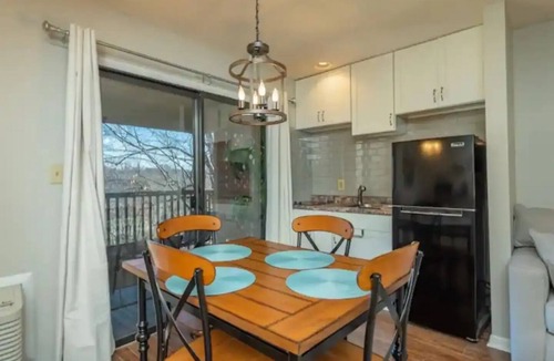 Lake Lure Villa | Studio Villa in Lake Lure with Rumbling Bald Resort Amenities