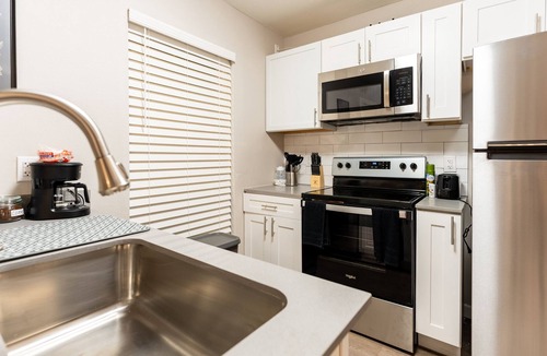 University Hills and Windsor Park Apartment | Studio w/Great Location Near Highway to DT-B