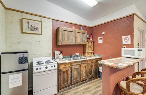 Whitney Apartment | Studio w/Trail Access: 8 Mi to Lake Whitney St Pk