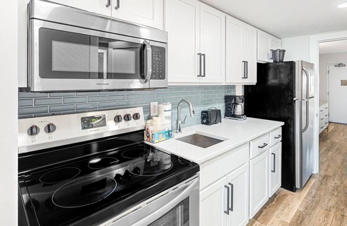 Myrtle Beach Condo | Stunning 14th-floor oceanfront condo with beach views, hot tubs & pools