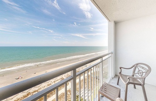 Myrtle Beach Condo | Stunning 14th-floor oceanfront condo with beach views, hot tubs & pools