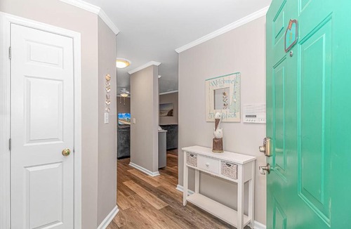 Vaught House | Stunning 2BR Ground Level Condo for 8! Savannah Shores 3