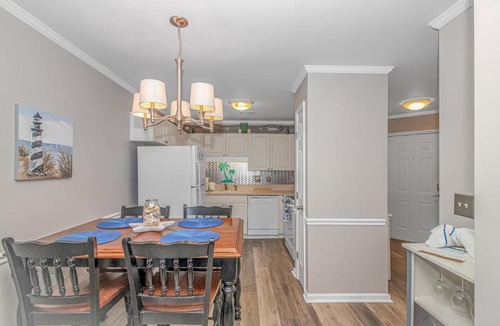 Vaught House | Stunning 2BR Ground Level Condo for 8! Savannah Shores 3