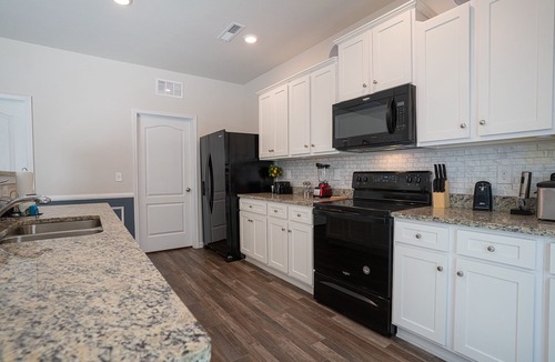Charlotte House | Stunning 5 BD Home away from Home! 15 min to uptown