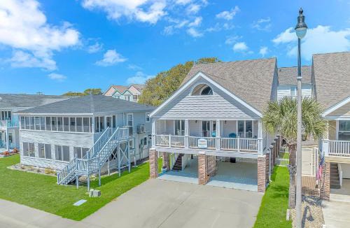 Windy Hill House | Stunning and Spacious 3 Bedroom House with Fireplace! Steps From the Ocean- Memory at the Sea!