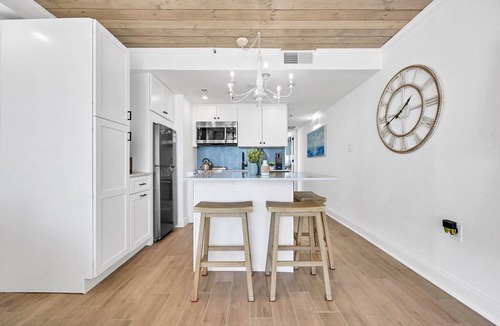 Myrtle Beach Apartment | Stunning Direct Ocean Front by Convention Center