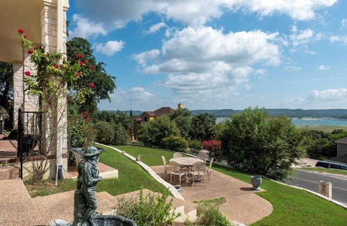 Travis Landing Villa | Stunning L. Travis Sunrise Lake House Large 4B w/Views, Hot tub, theater & Gym
