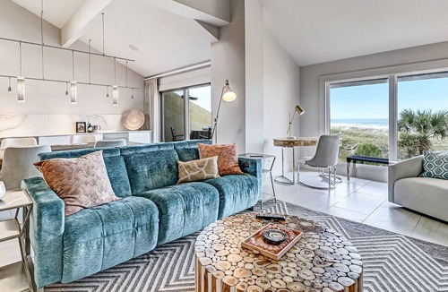 Fernandina Beach Villa | Stunning oceanfront Windsong villa with beach-view balcony, pool & washer/dryer