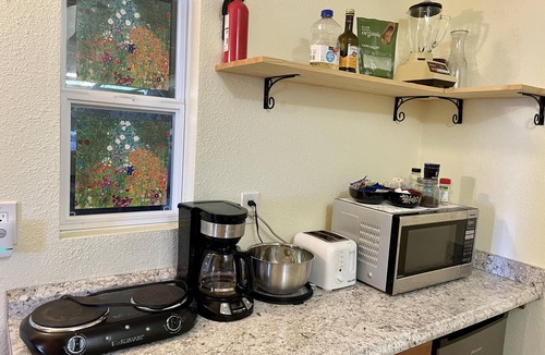 Opihihale House | Stunning ocean views guest house in Kona Paradise, quiet & safe neighborhood.