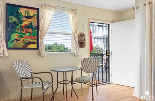 Opihihale House | Stunning ocean views guest house in Kona Paradise, quiet & safe neighborhood.
