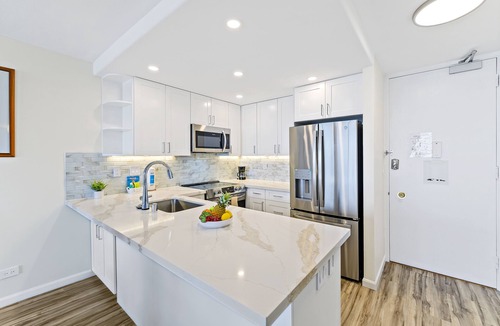 Waikiki Condo | Stunning Ocean View at Ilikai Marina in Waikiki