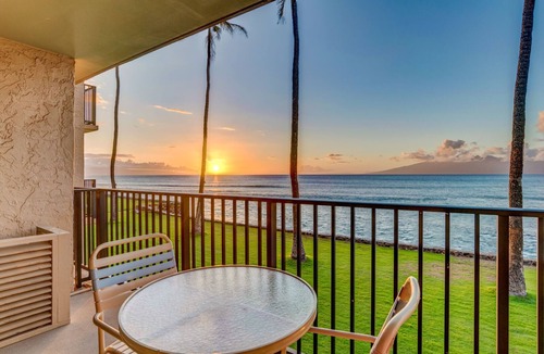 Honokowai Apartment | Stunning Oceanfront Luxury