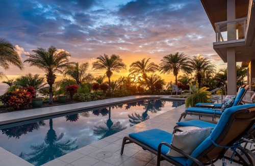 Kahaluu Bay House | 🏖️ Stunning Pacific Ocean Views | Private Pool | Gated Community