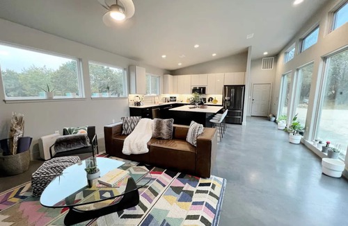 Driftwood House | Stunning 'Ranch Modern' + Stars! + Firepit!
