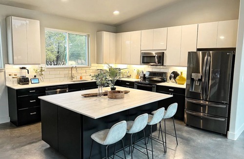 Driftwood House | Stunning 'Ranch Modern' + Stars! + Firepit!