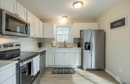 Cotswold House | Stunning Southpark/Cotswold Townhome