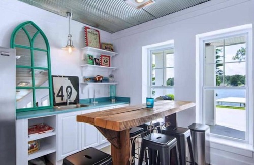 Warwick House | Stunning views of Lake Blackshear!