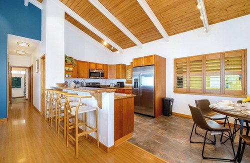 Kona Palisades House | STVR Home - Kona’s Cozy Retreat - 4Bd/3Bath/Sleep 12/Pool with AC