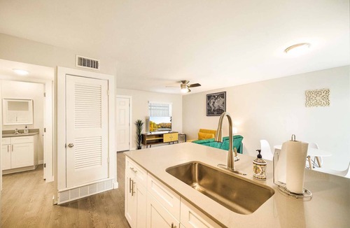 Mueller Apartment | Stylish 1BR Near UT | Mueller | Evonify 5973