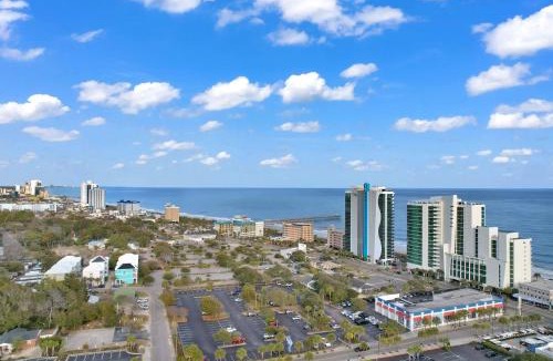 Downtown Myrtle Beach House | Stylish 1BR Newly Renovated Sandy Beach Escape
