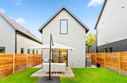 South Manchaca House | Stylish 2 bedroom Retreat in South Austin