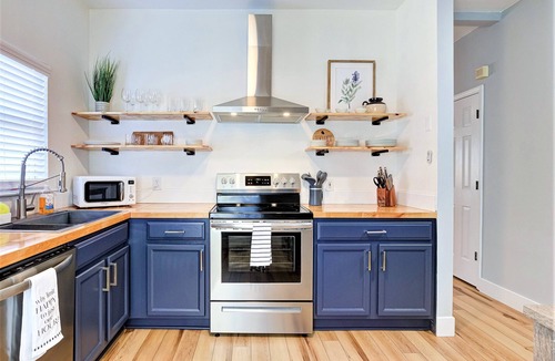 Downtown House | Stylish 3 br Home - Heart of Downtown Raleigh