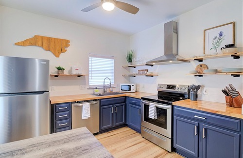 Downtown House | Stylish 3 br Home - Heart of Downtown Raleigh