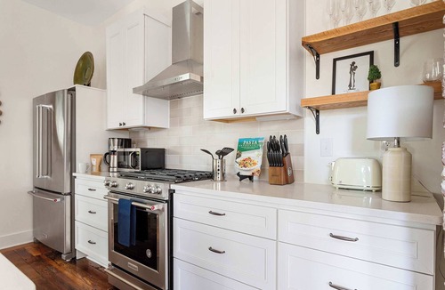 Downtown Charleston House | Stylish 3BR Downtown Escape - Steps to KING ST!