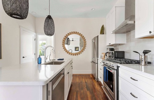 Downtown Charleston House | Stylish 3BR Downtown Escape - Steps to KING ST!