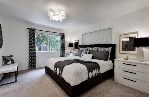 McNeil House | Stylish 3BR Near The Domain - Modern Austin Stay