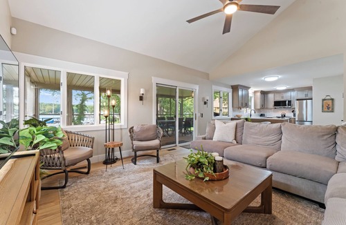 Mayhew House | Stylish 3BR Waterfront Home w/Sunset Porch | Sunsets on Shoreline by Avantstay