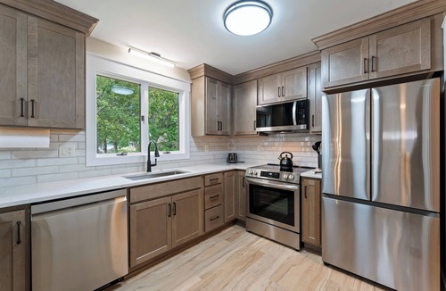 Mayhew House | Stylish 3BR Waterfront Home w/Sunset Porch | Sunsets on Shoreline by Avantstay