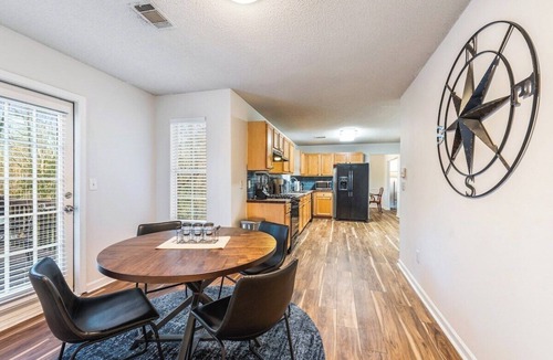 Decatur House | Stylish Atlanta Home 6BR Sleeps 12