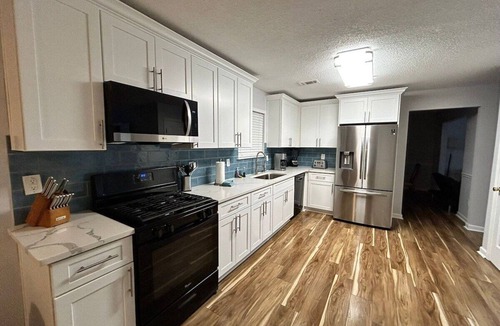 Decatur House | Stylish Atlanta Home 6BR Sleeps 12