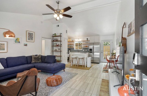North University Apartment | Stylish Austin Retreat w/Luxurious King Bed + W/D