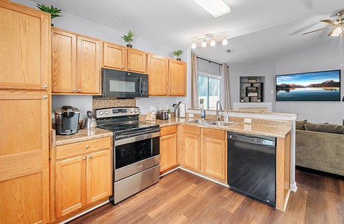 Charlotte House | Stylish CLT 3 bedrooms 5-beds w/backyard- 23 Mins to Uptown