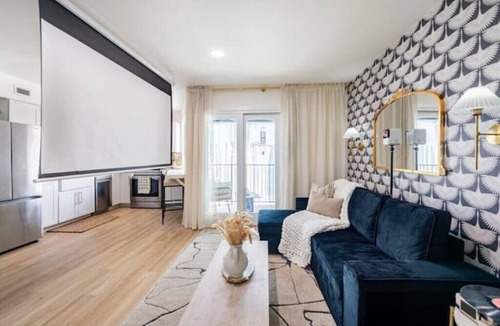 East Riverside - Oltorf Apartment | Stylish Condo Minutes from Downtown, SoCo, & Lake!