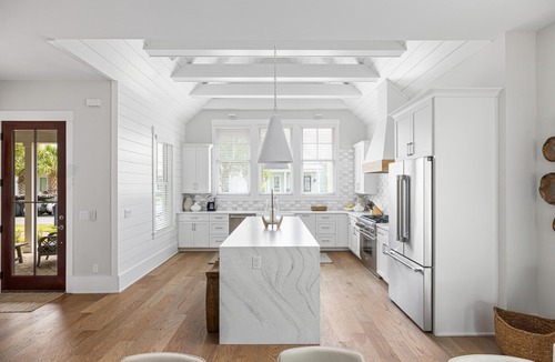 Palmetto Bluff House | Stylish Cottage in Moreland walk to everything