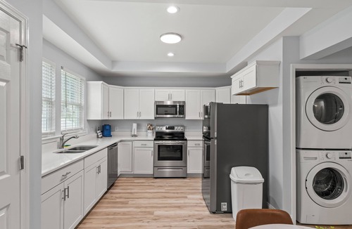 Gastonia House | Stylish Downtown Gastonia Stay – 2BR/2BA w/King + Queen