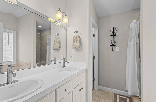 Winterville House | Stylish Home in Winterville 11 minutes from ECU and ECU Health