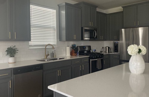 Austin House | Stylish House in South Austin! Perfect for group trips. 11 miles from downtown