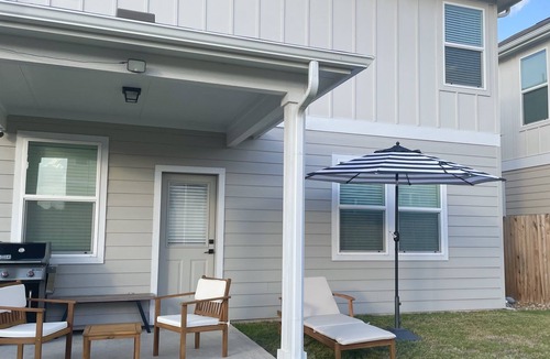 Austin House | Stylish House in South Austin! Perfect for group trips. 11 miles from downtown